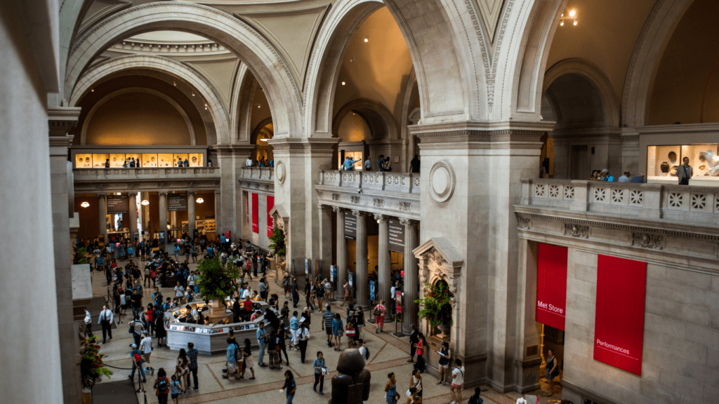 museum full of people